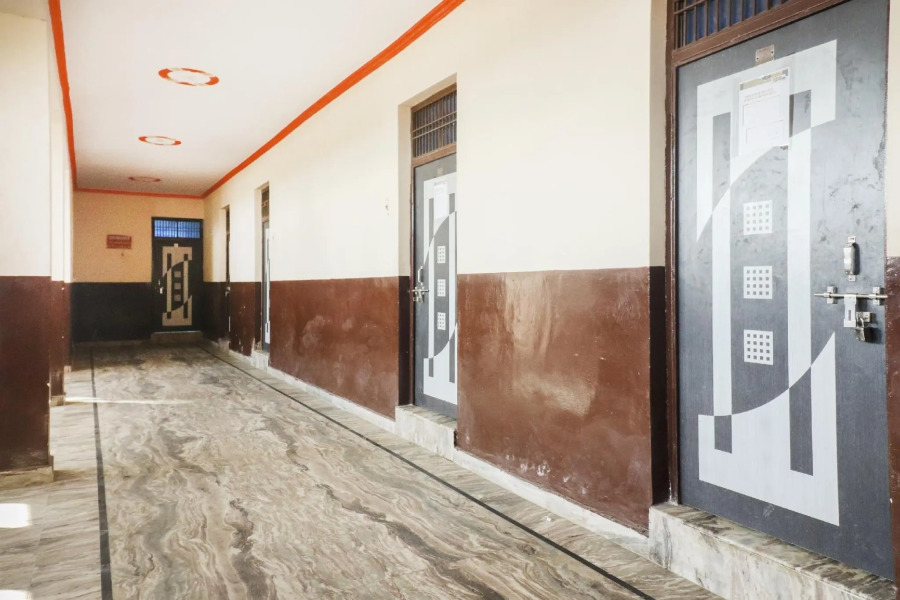 OYO 72863 New Satkar Hotel