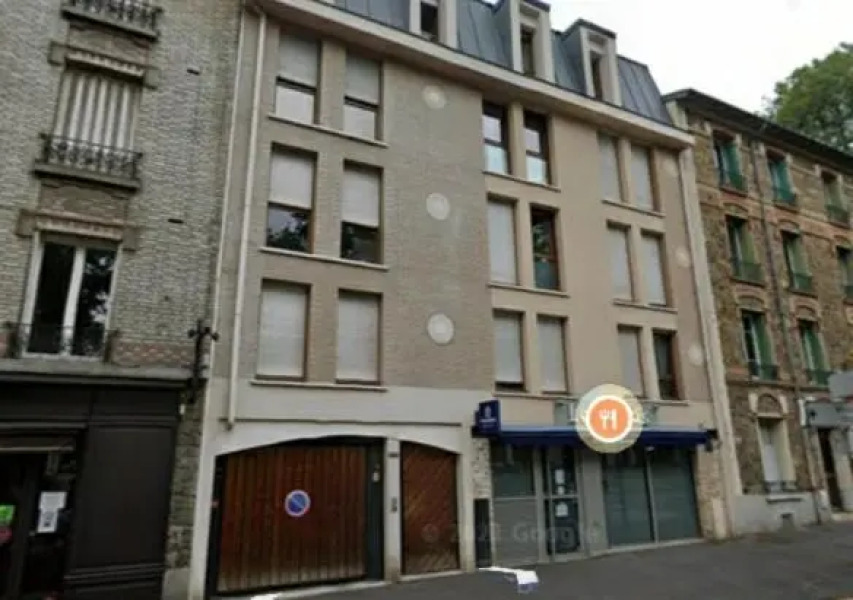 Joli studio récent, plein centre de Chaville