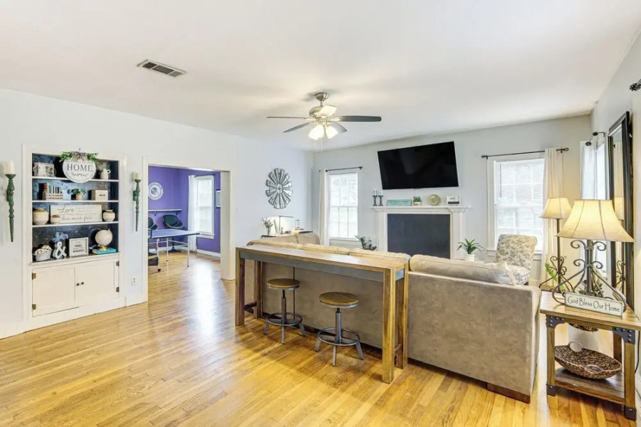 Lumberjack Hideaway Near Campus in Nacogdoches!