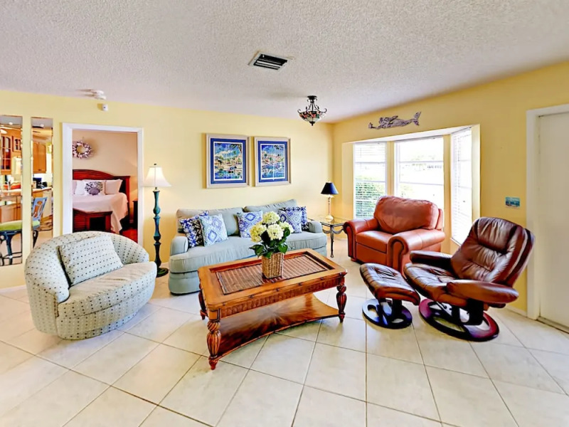 803 Suncrest Drive Home 3 Bedrooms 2 Bathrooms Home