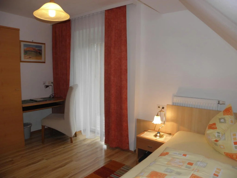Hotel-Gasthof Stoff