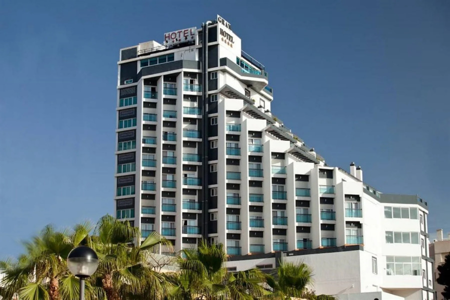 Hotel La Familia Gallo Rojo