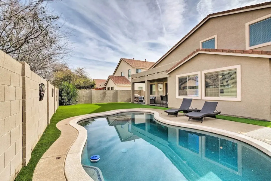 Near Westgate Entertainment District: Home w/ Pool