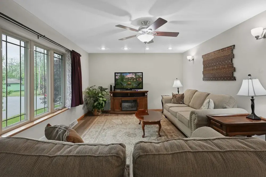 Mosinee Woodland Escape Whole House