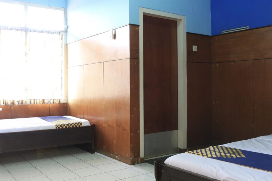 Hotel Budi Famili 1 by OYO Rooms