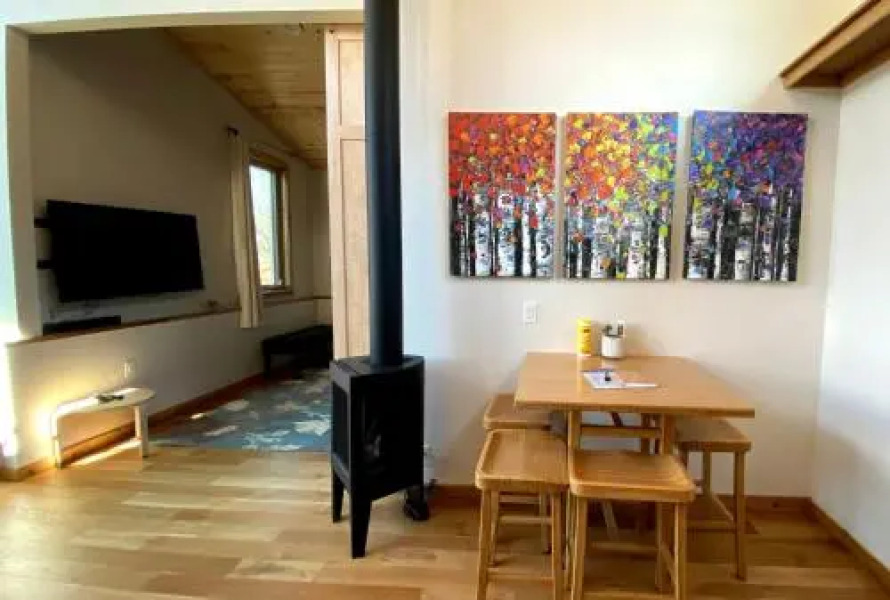 Eagle Peak Guesthouse