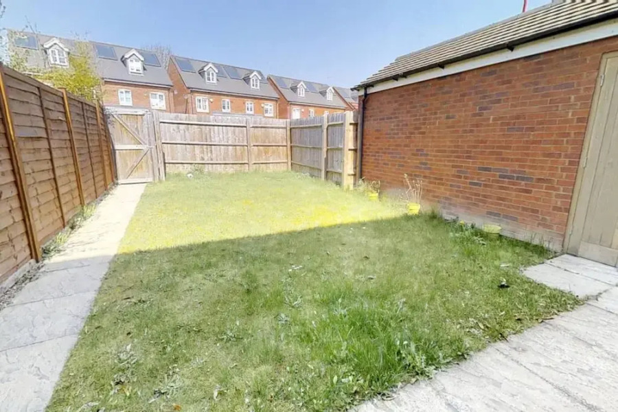 Stayzo - Cole Green Lane - Ideal for Your Next Staycation or Workcation Whole House With Wi-fi