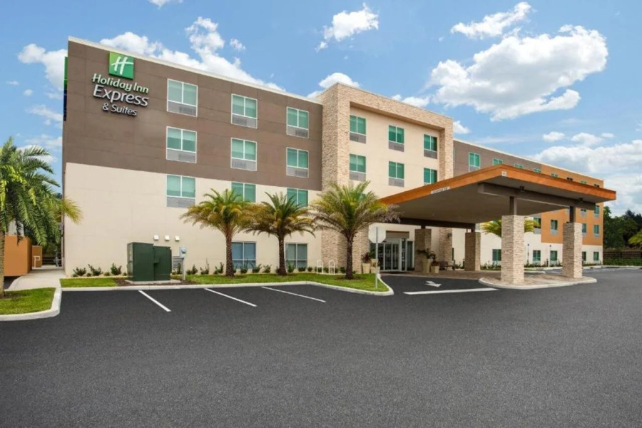 Holiday Inn Express & Suites Deland South by IHG