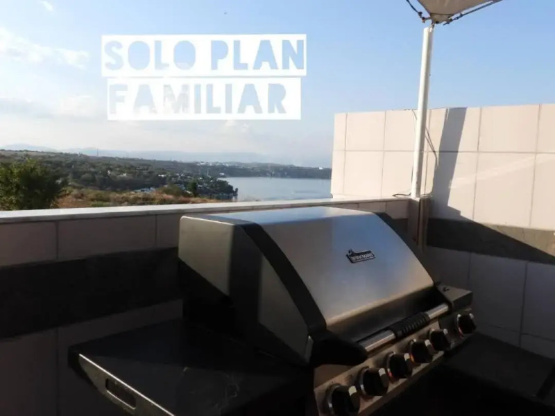 Bonita Casa en Condominio con Alberca y Acceso al Lago