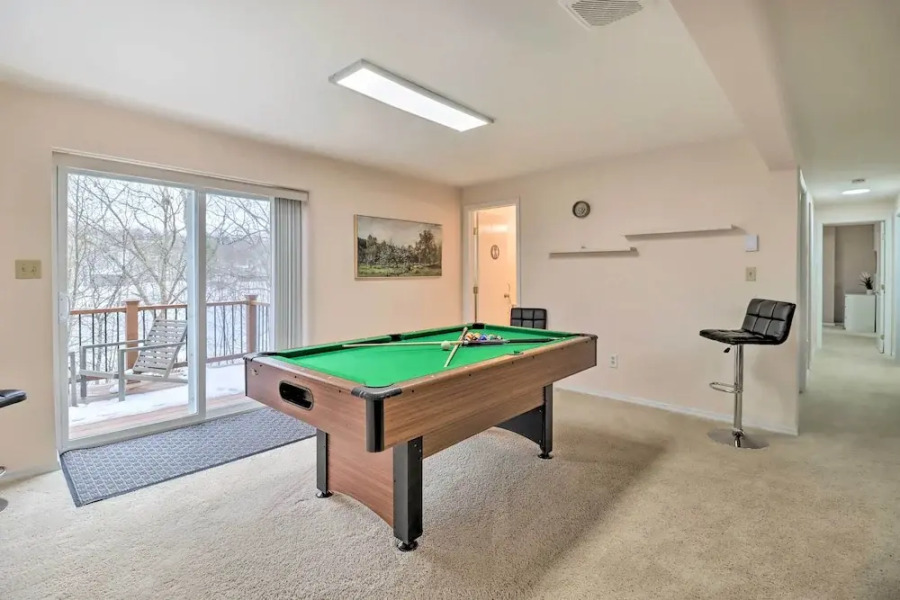 Gas Grill, Lake Access: Scenic Poconos Retreat!