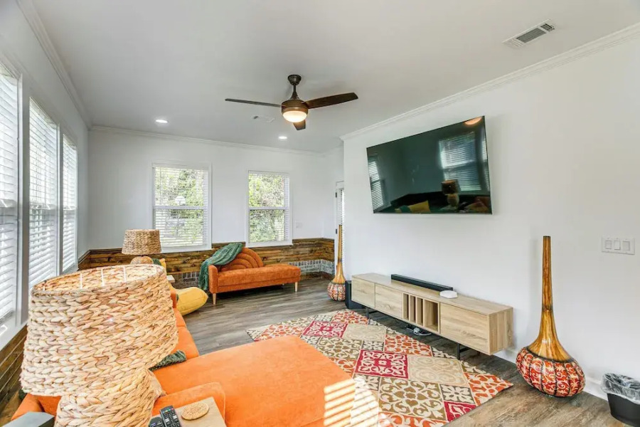 Close to Hospital & Dtwn! Quiet Waycross Home