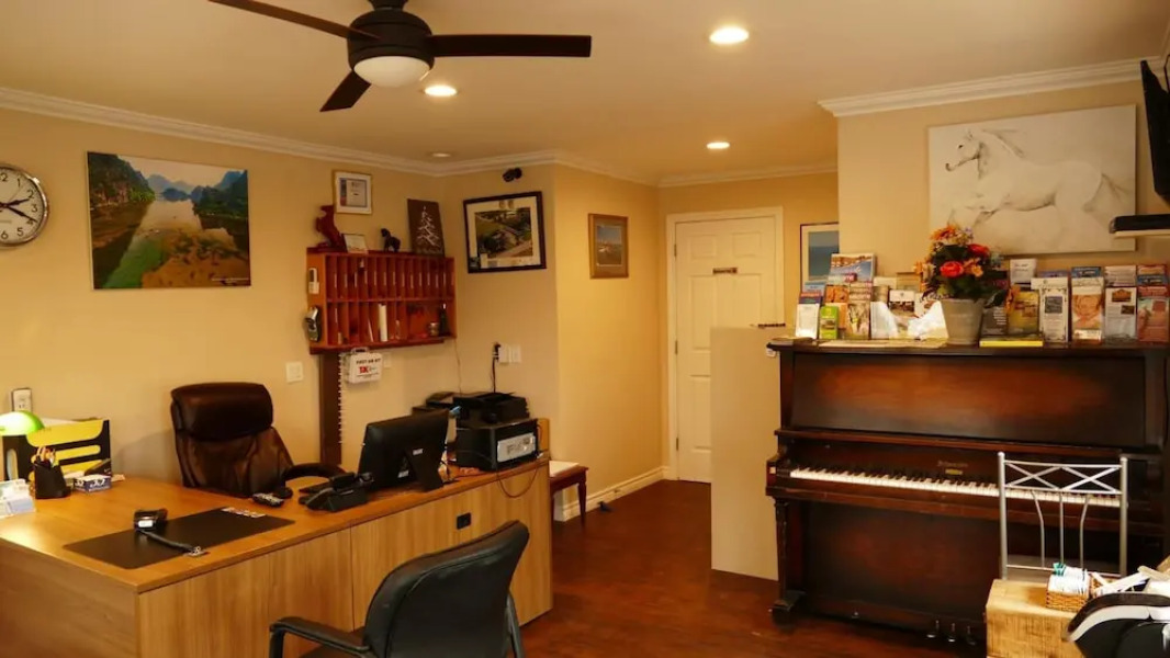 The White Horse Motel