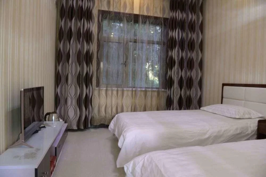 Ancient City Dragon Gate Inn