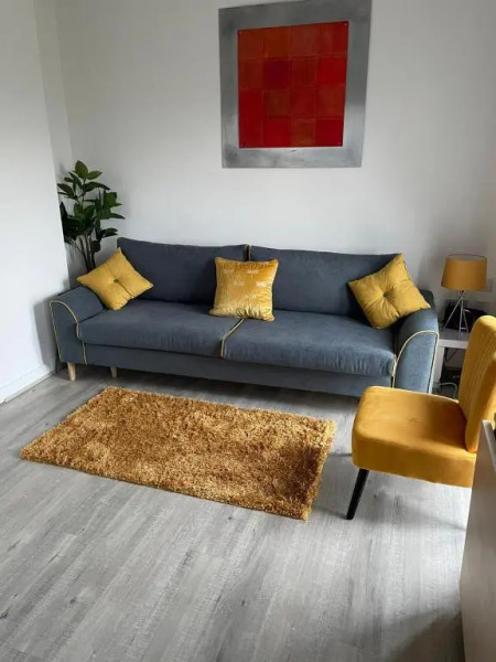 2 Bed-sleeps 7-free Parking-balcony