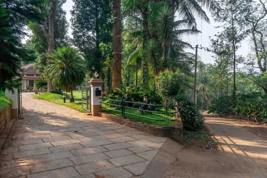 StayVista at Crystal Homestay