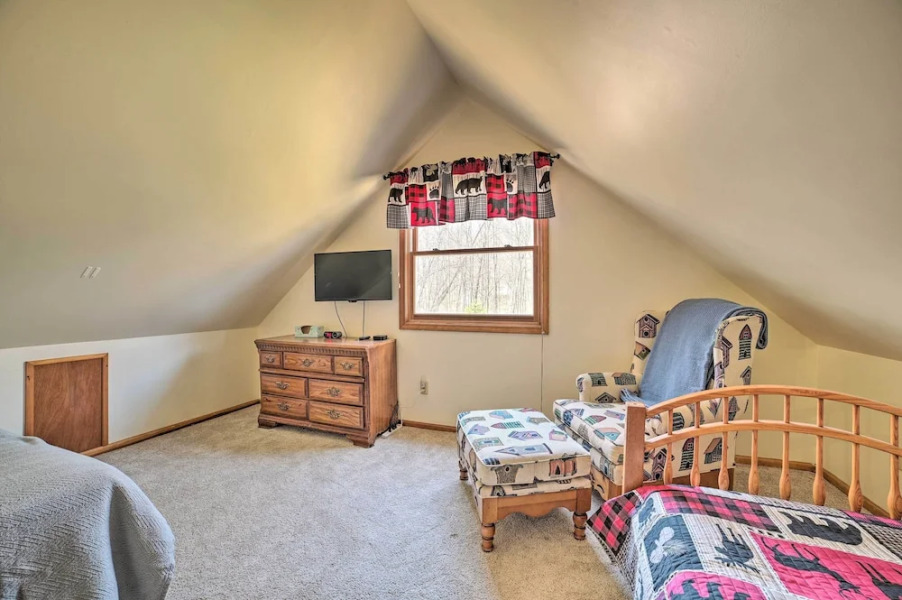 Family Cottage 3 Mi to Higgins Lake State Pk!