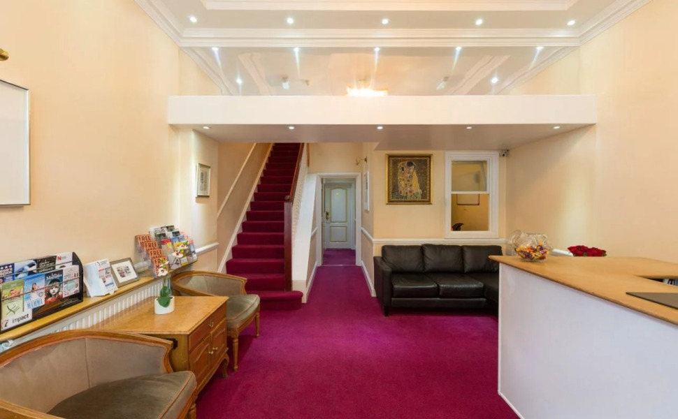 Lord Kensington Hotel