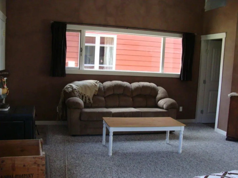 Knotty Pines Bed & Breakfast