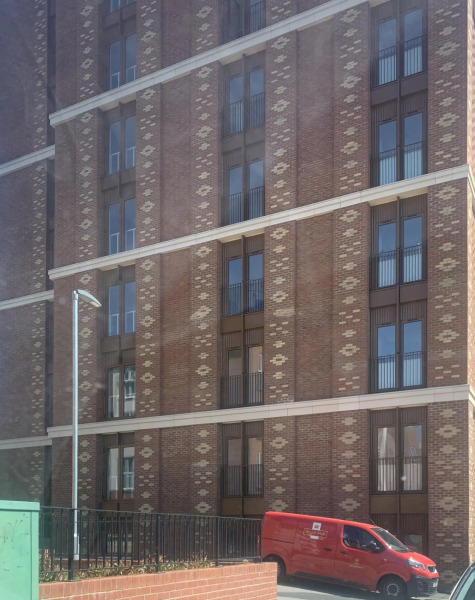 Spacious 1 Bed Luxury St Albans Apartment - Free WiFi & Movies also Free Parking.