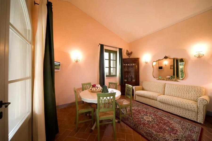 Apartment in Tuscany With Golf & Pools