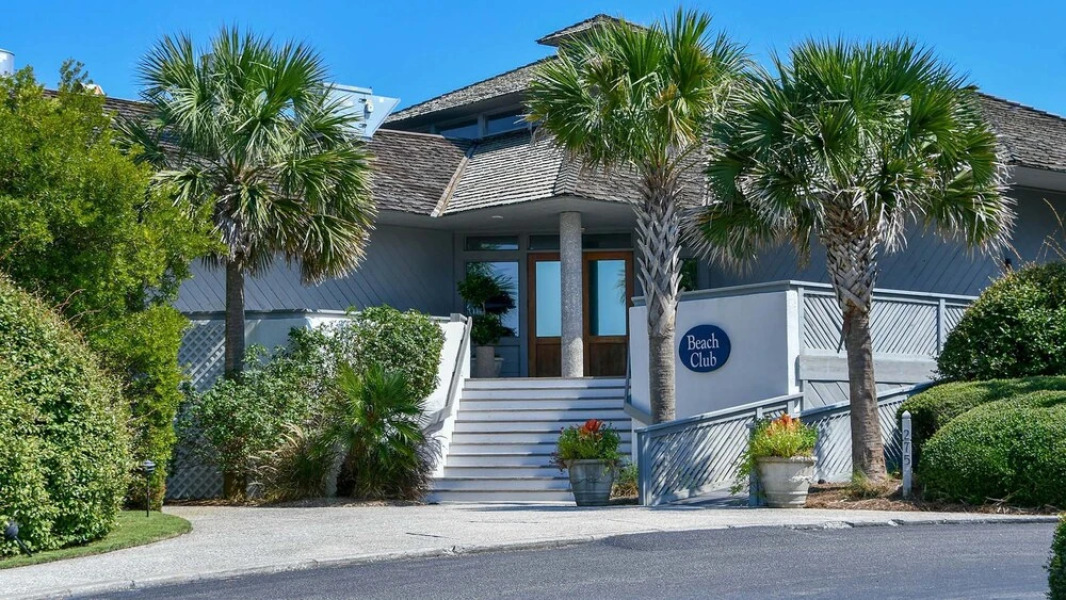 Beach Retreat by Peace Vacations