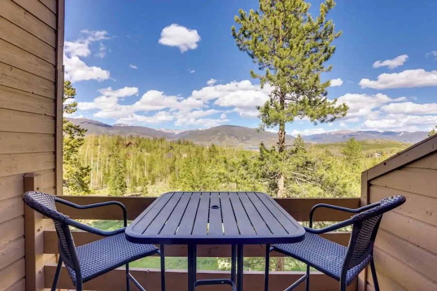 4 Mi to Marina: Family Townhome in Silverthorne!