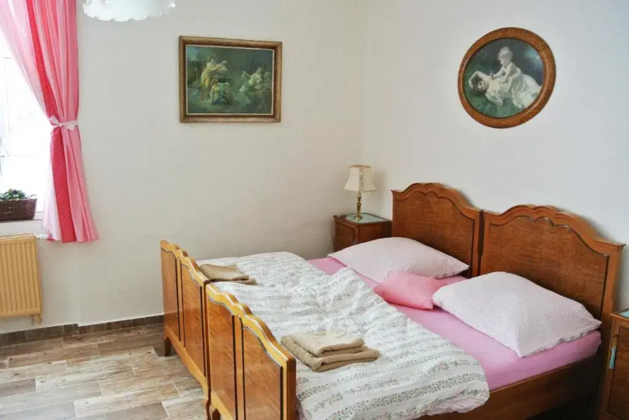 Restaurace a penzion Ubrousku prostři se