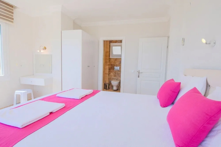 Villa Umut by Akdenizvillam