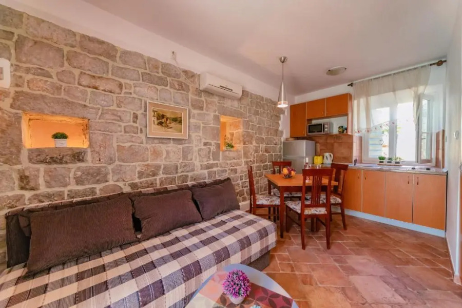 Apartments Bigovo Veljic