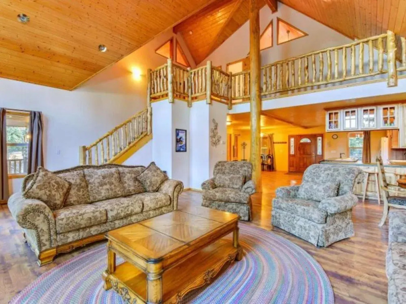 Empty Saddle 6 bedrooms 3 5 baths by RedAwning