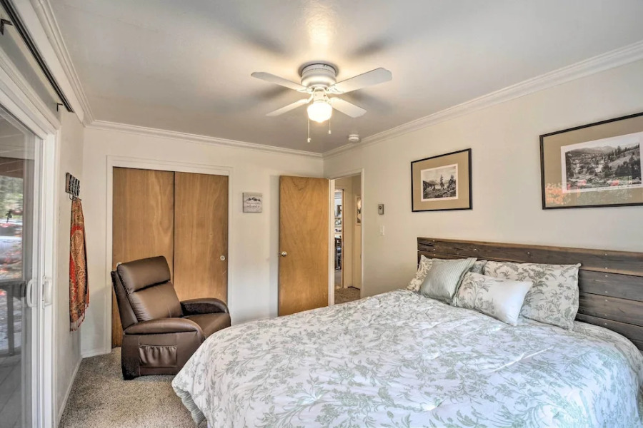 Furnished Deck & Nat'l Forest Views: Arnold Cabin