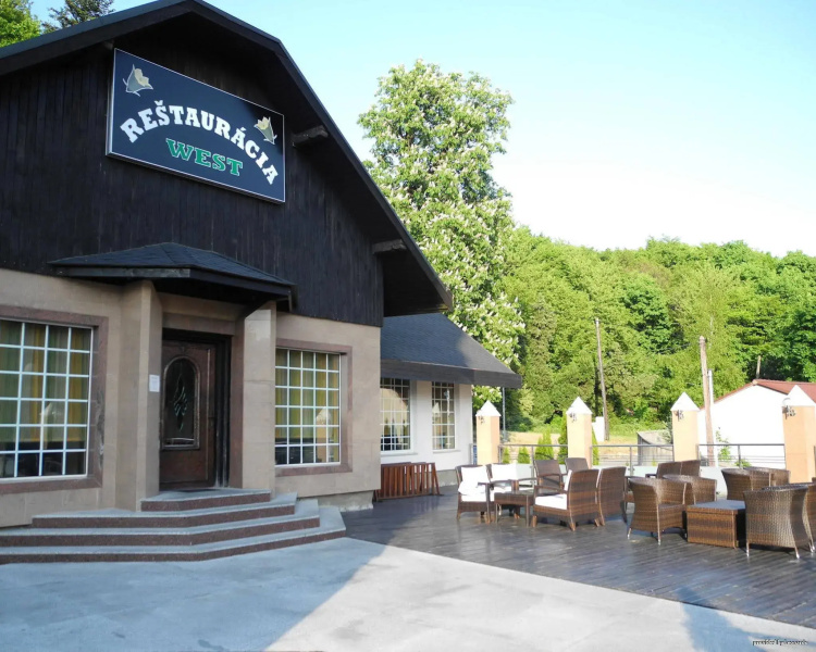 Hotel West
