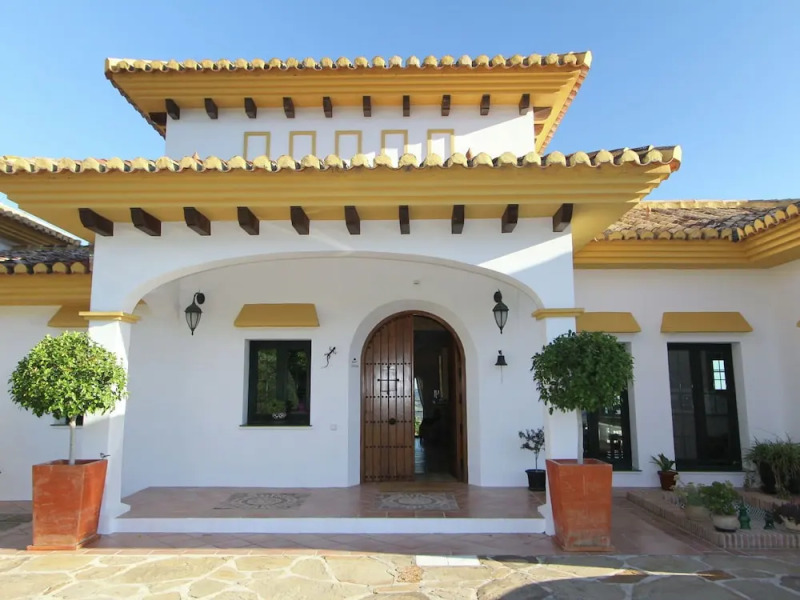 Luxury Villa with Great Mountain Views, Pool, Sauna, Jacuzzi And Padel Court