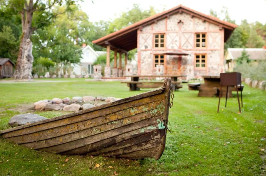 Linnumaja Guesthouse