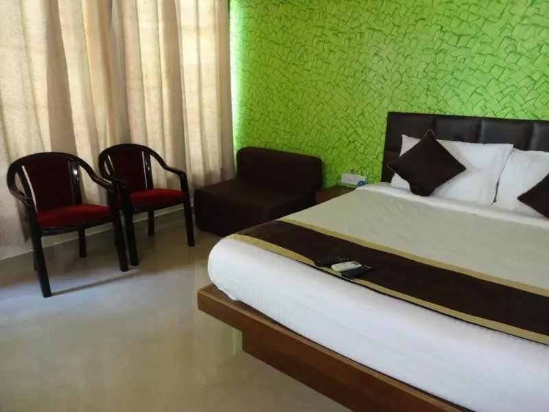 Holiday Inn Beach Resort