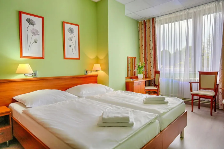 Studio Central Point