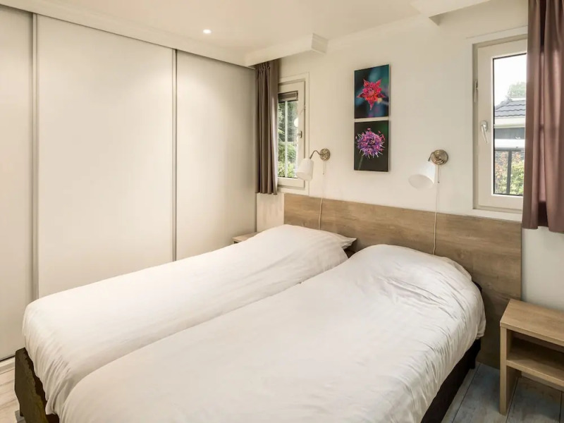 Detached Chalet With Dishwasher, in a Nature Reserve