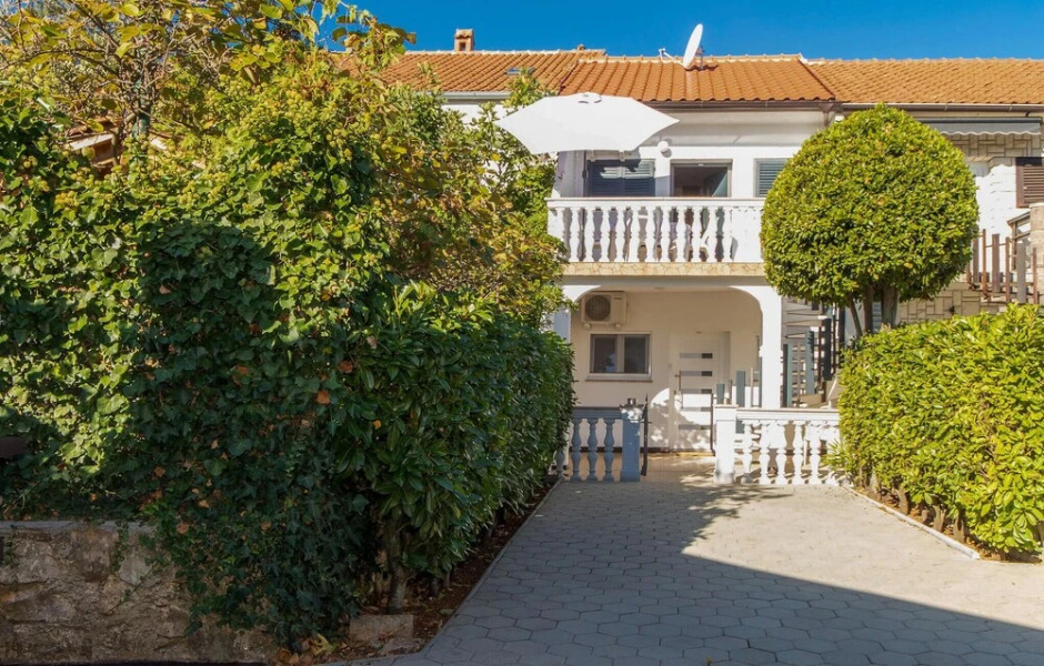 Beautiful Home in Malinska With Wifi and 2 Bedrooms