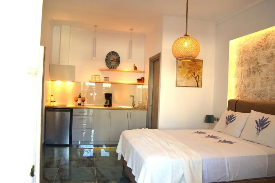 Golden Mile STUDIO-APARTMENT