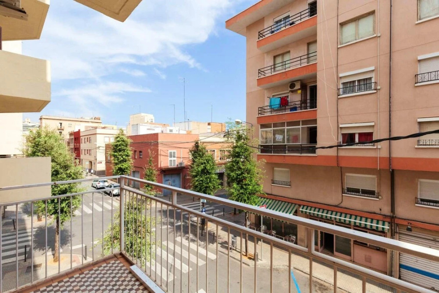 Apartment with 4 Bedrooms in Reus, with Wonderful City View, Balcony And Wifi