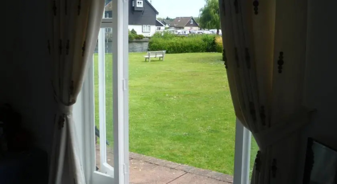 Wroxham Peninsula Cottage