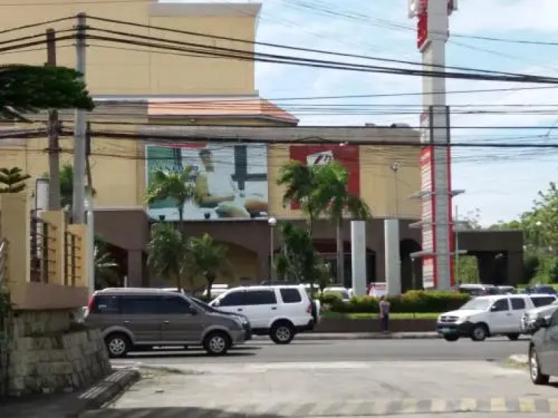 722 Metropolis Tower Unit 212