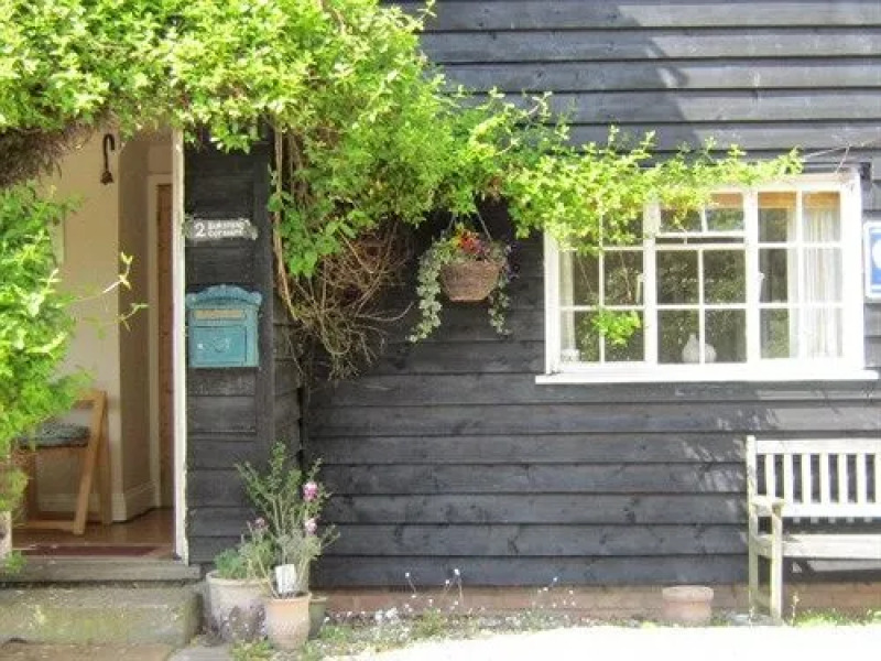 2 Bursteads Cottages