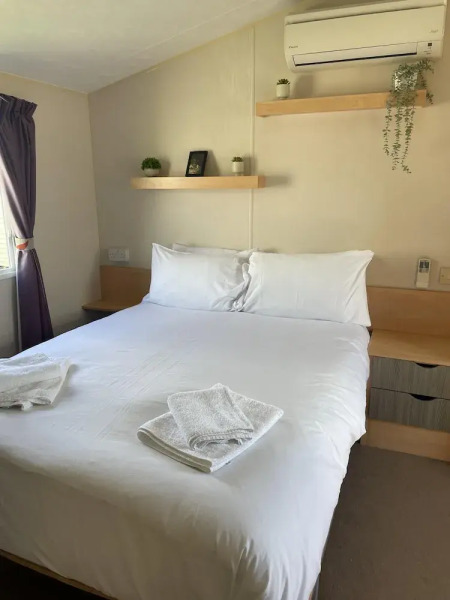 Remarkable 2-bed Holiday Home in Whitstable