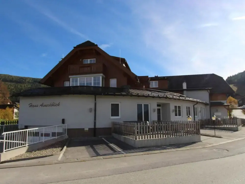 Vogue Apartment in Sankt Margarethen im Lungau near Ski Lift