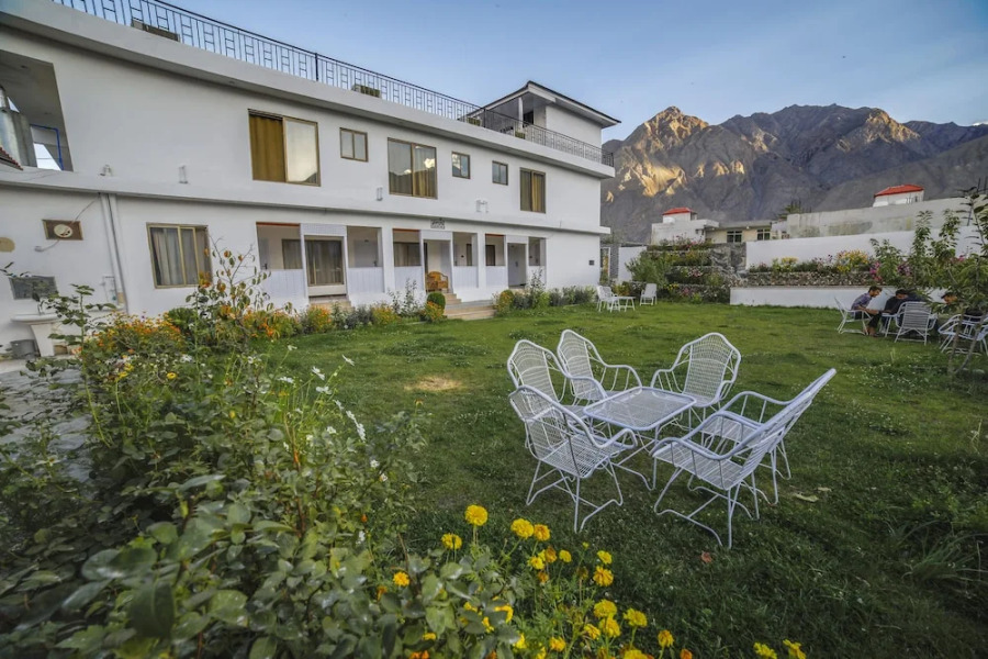 Roomph Premium Al Noor Airport Road