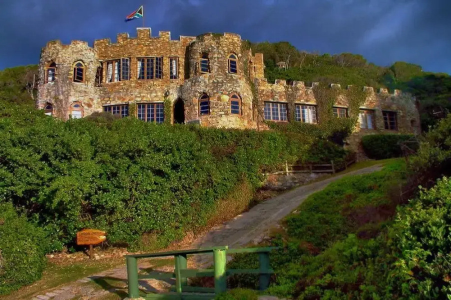 Buccara Noetzie - Lindsay Castle