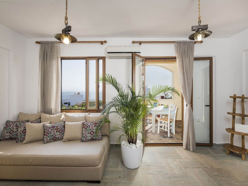 Family Friendly Property With Private Pool & Sea Views, Near Beach