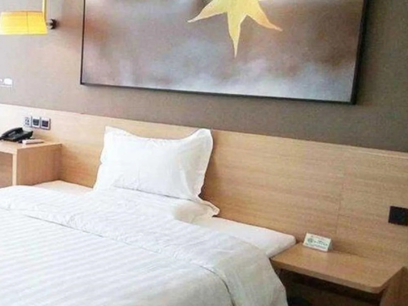 IU Hotel Suining Shehong Bus Station Branch