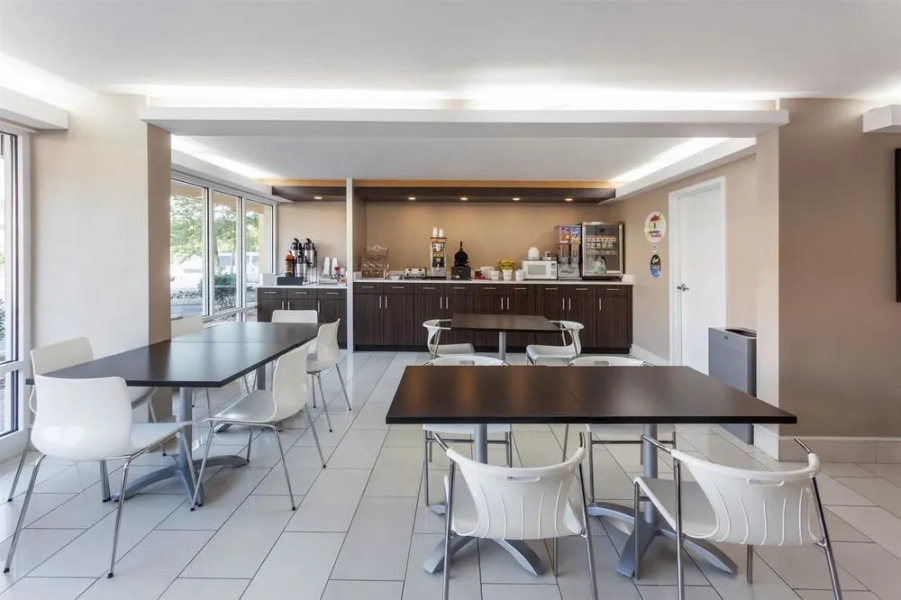 Super 8 Dalton/Convention Center Area